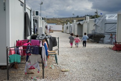 προσφυγόπουλα σε καταυλισμό