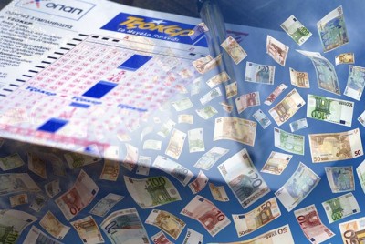 εικόνα με το τζόκερ και χρήματα